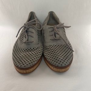 Selling gently used gray Vince Camuto flats